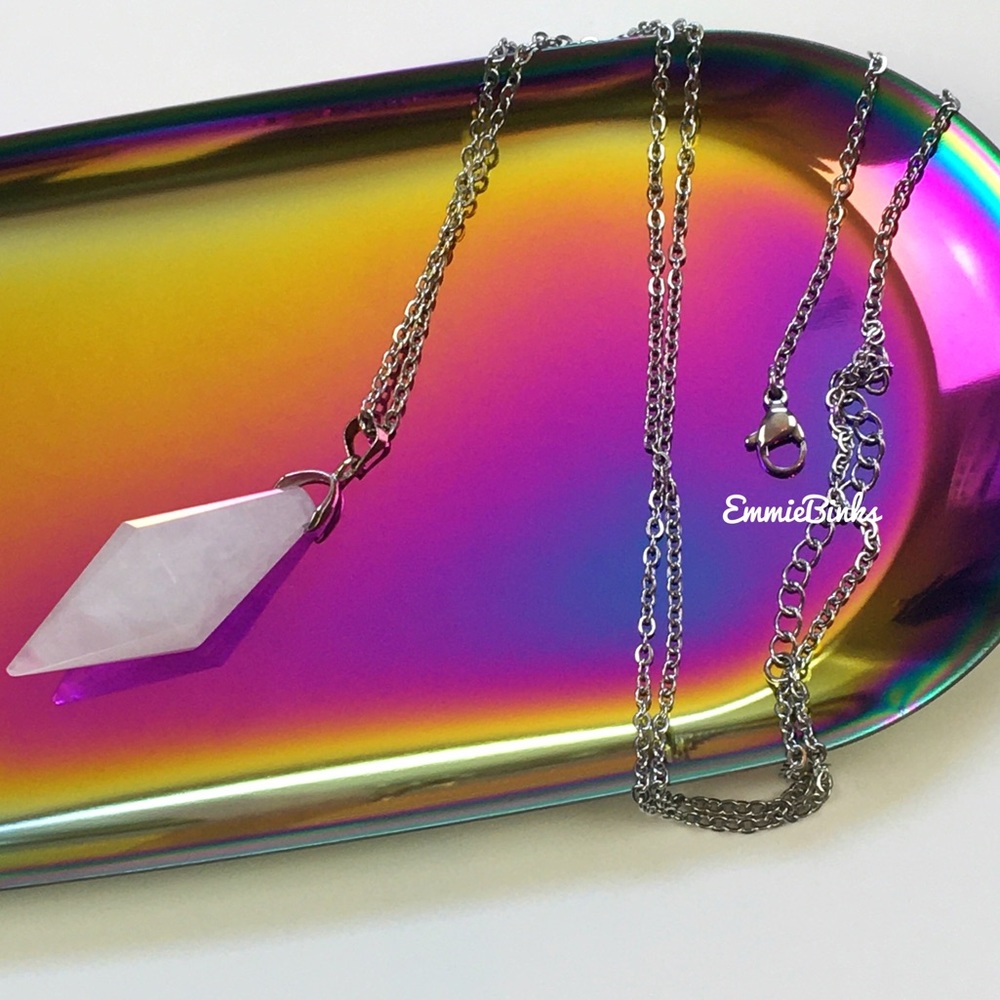 New Clear Quartz Pendant Necklace - Picture 4 of 12